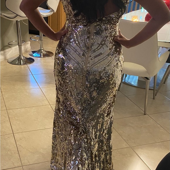 Mac Duggal size 6 - Picture 4 of 5